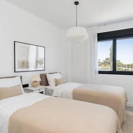 Апартаменты Seaviews Private Jacuzzi Rooftop&luxurious Living Эстепона
