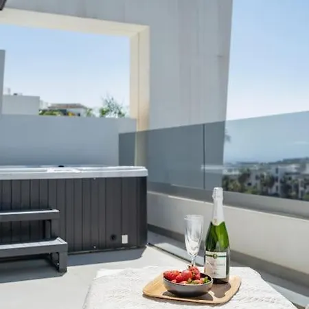 Seaviews Private Jacuzzi Rooftop&luxurious Living Apartamento